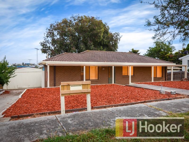 35 Willow Drive, Hampton Park VIC 3976