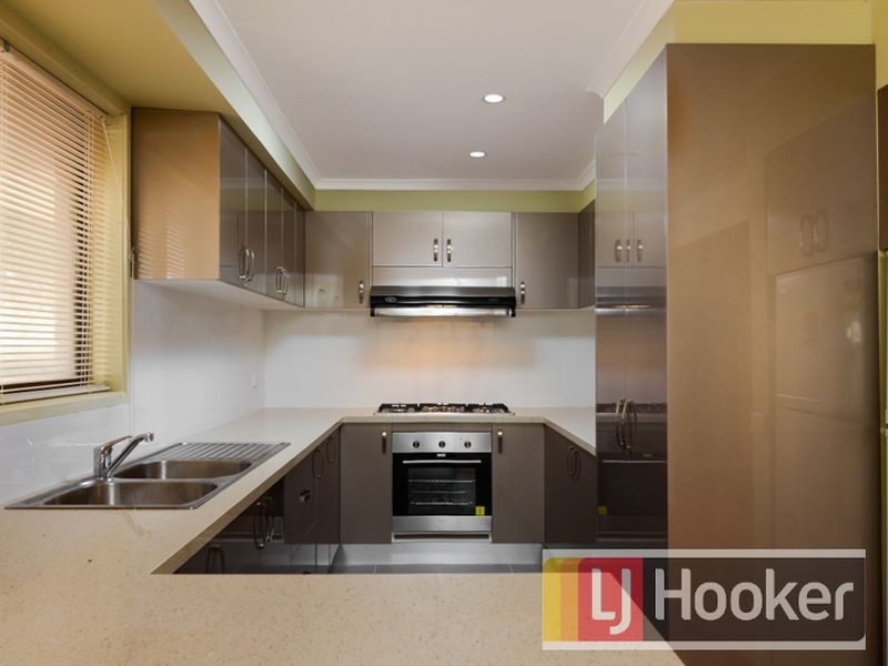 35 Willow Drive, Hampton Park VIC 3976