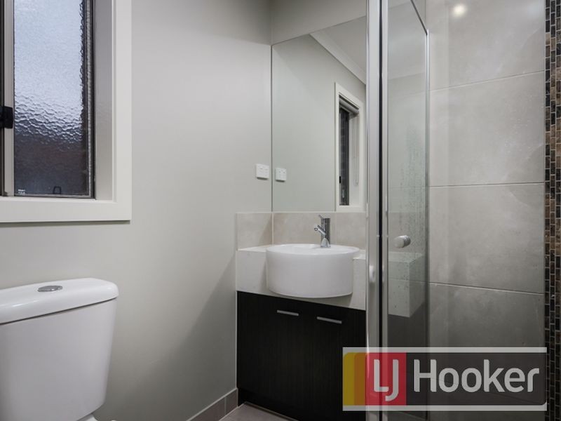 4 Caladenia Street, Officer VIC 3809