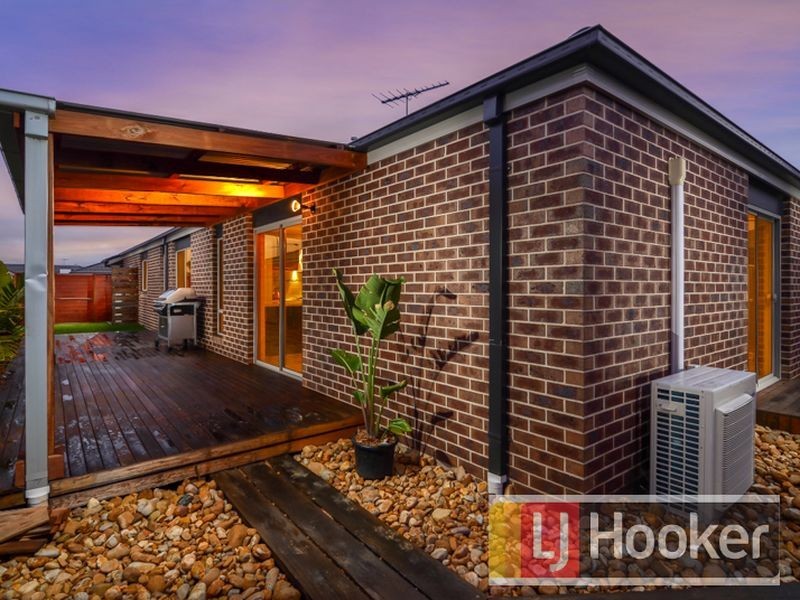 4 Caladenia Street, Officer VIC 3809