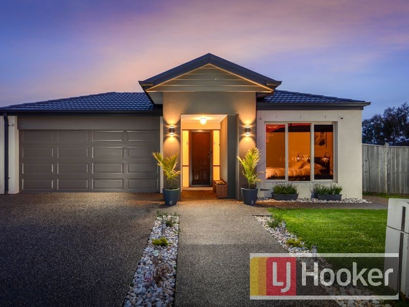 16 Beechtree Way, Cranbourne North VIC 3977