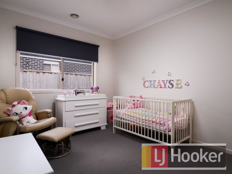 16 Beechtree Way, Cranbourne North VIC 3977
