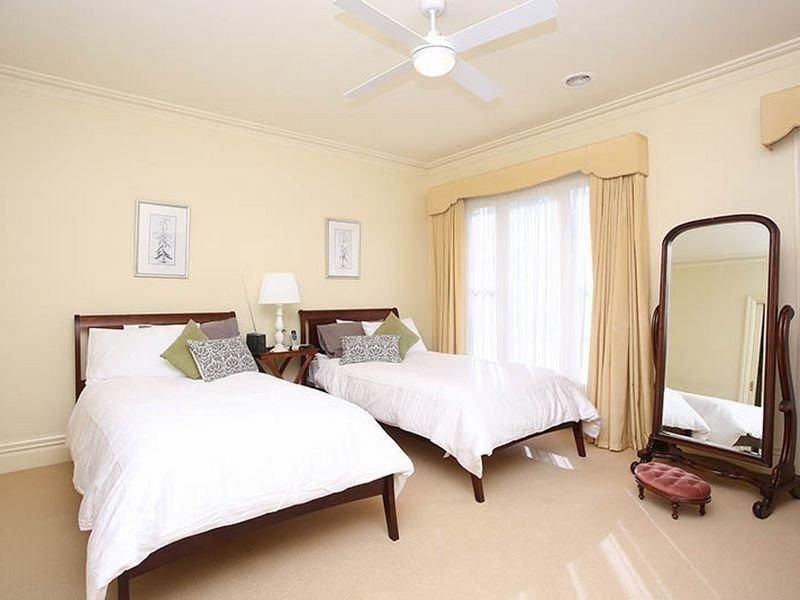 7 The Esplanade, Narre Warren South VIC 3805