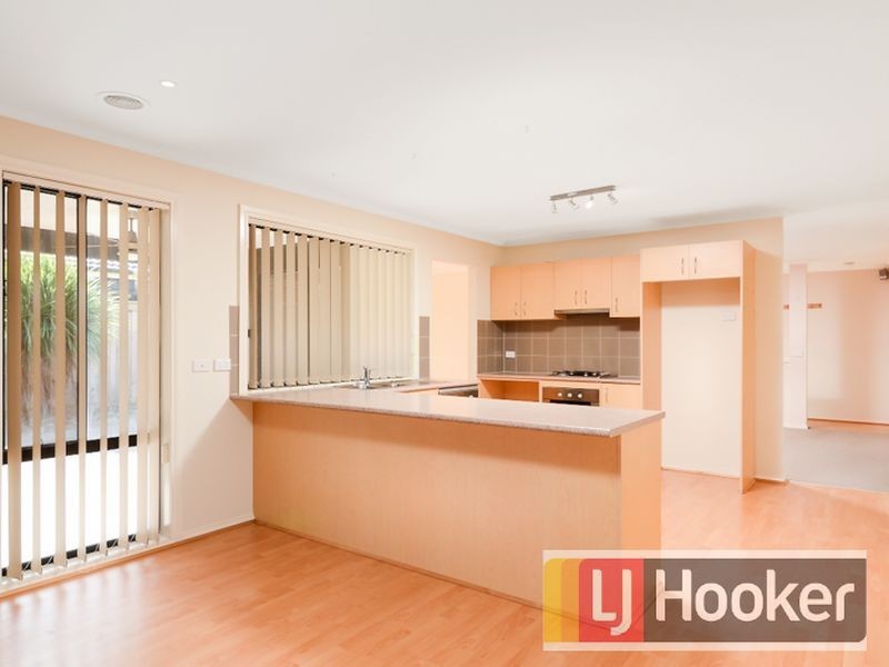 9 Lily Place, Cranbourne VIC 3977