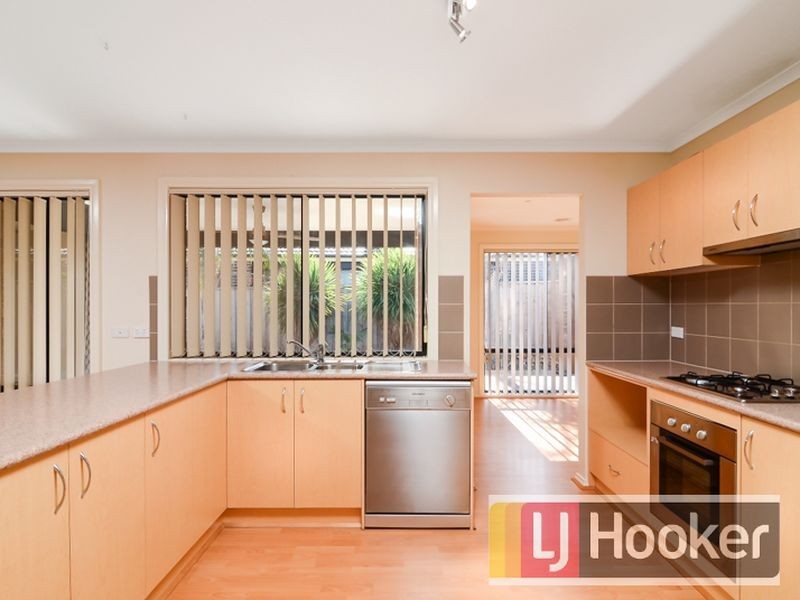 9 Lily Place, Cranbourne VIC 3977