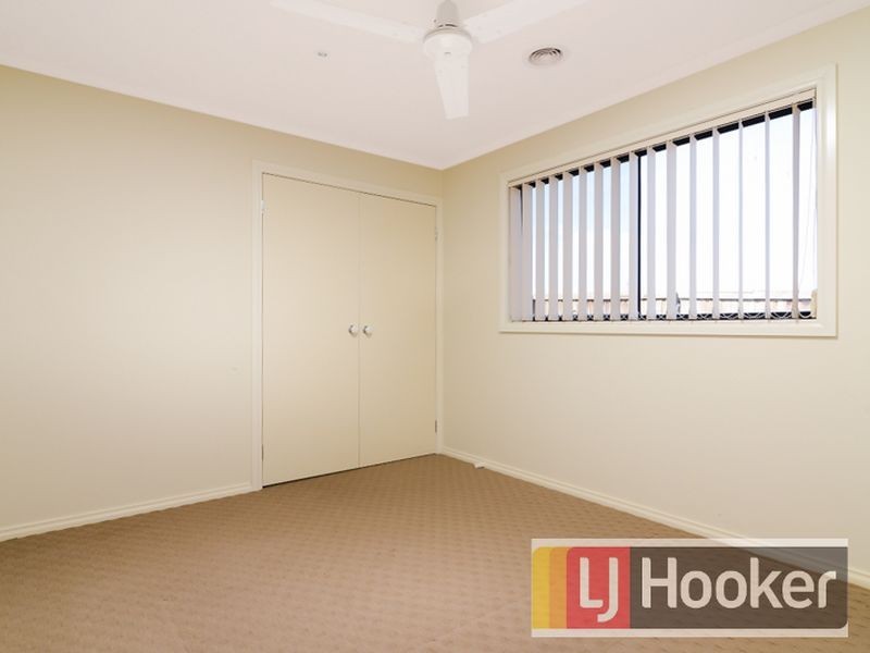 9 Lily Place, Cranbourne VIC 3977