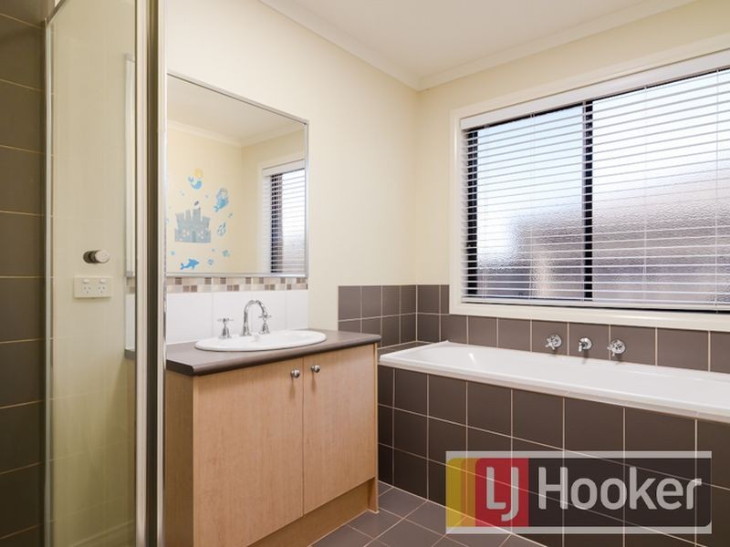 9 Lily Place, Cranbourne VIC 3977