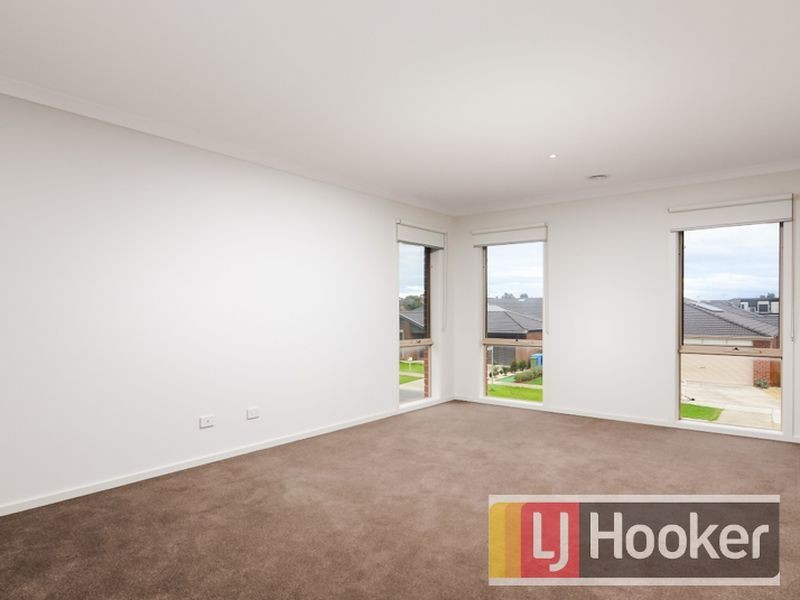 1 Bay Laurel Court, Lynbrook VIC 3975