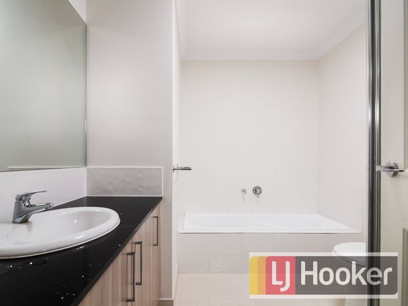 1 Bay Laurel Court, Lynbrook VIC 3975