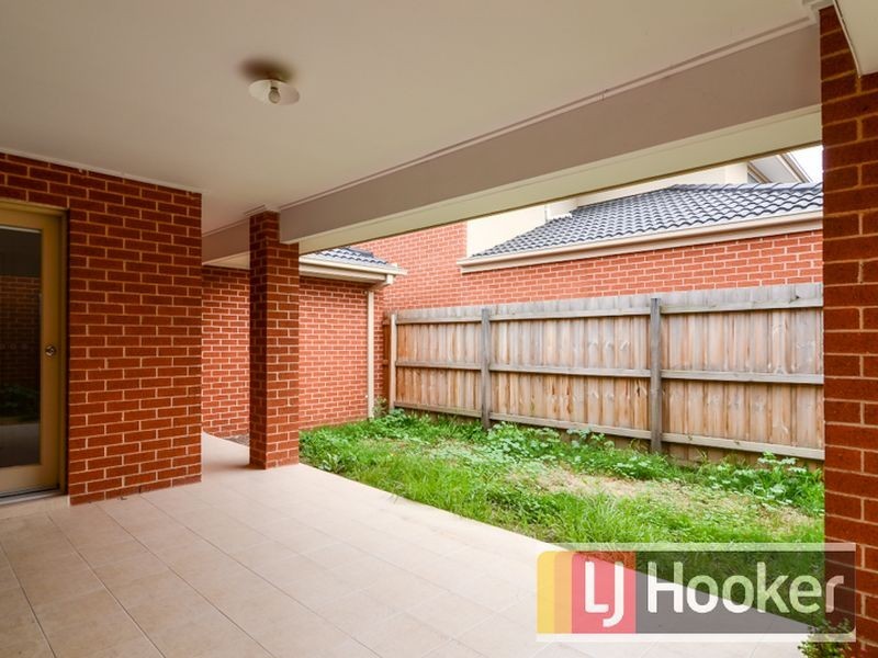 1 Bay Laurel Court, Lynbrook VIC 3975