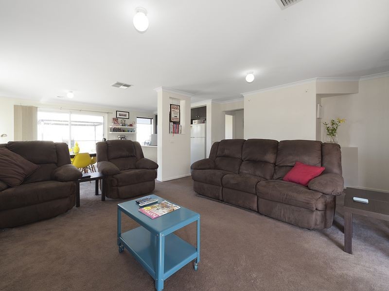 94 Silver Wattle Drive, Lyndhurst VIC 3975