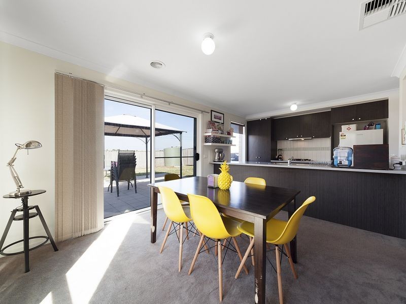 94 Silver Wattle Drive, Lyndhurst VIC 3975