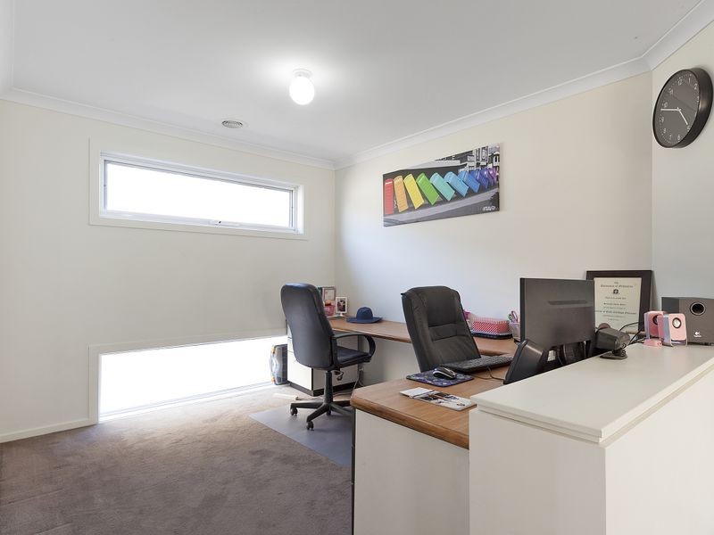 94 Silver Wattle Drive, Lyndhurst VIC 3975