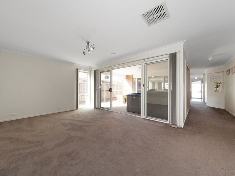 94 Silver Wattle Drive, Lyndhurst VIC 3975