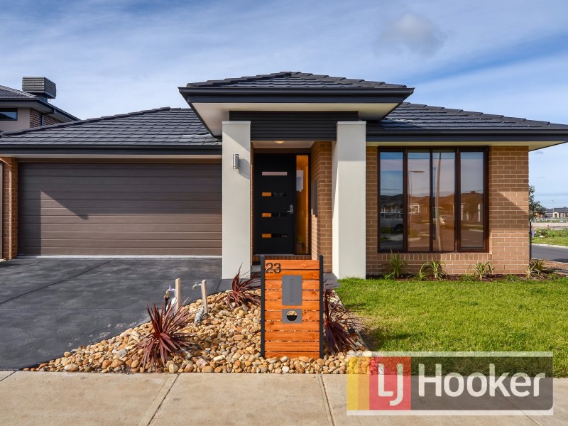 23 Guilfoylia Drive, Cranbourne North VIC 3977