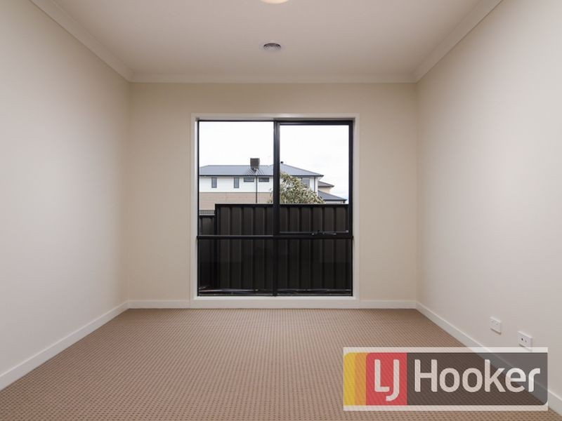 23 Guilfoylia Drive, Cranbourne North VIC 3977