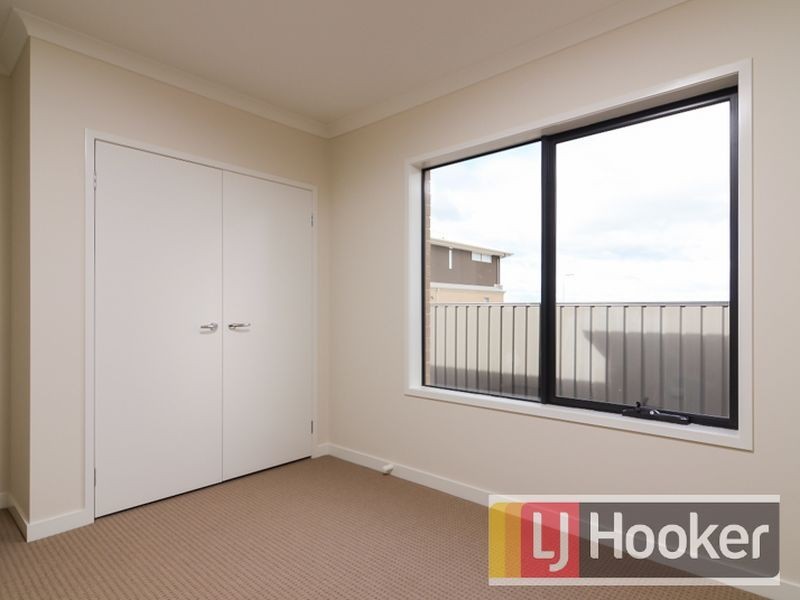 23 Guilfoylia Drive, Cranbourne North VIC 3977