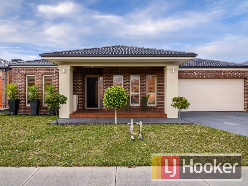 29 Kindred Avenue, Cranbourne North VIC 3977
