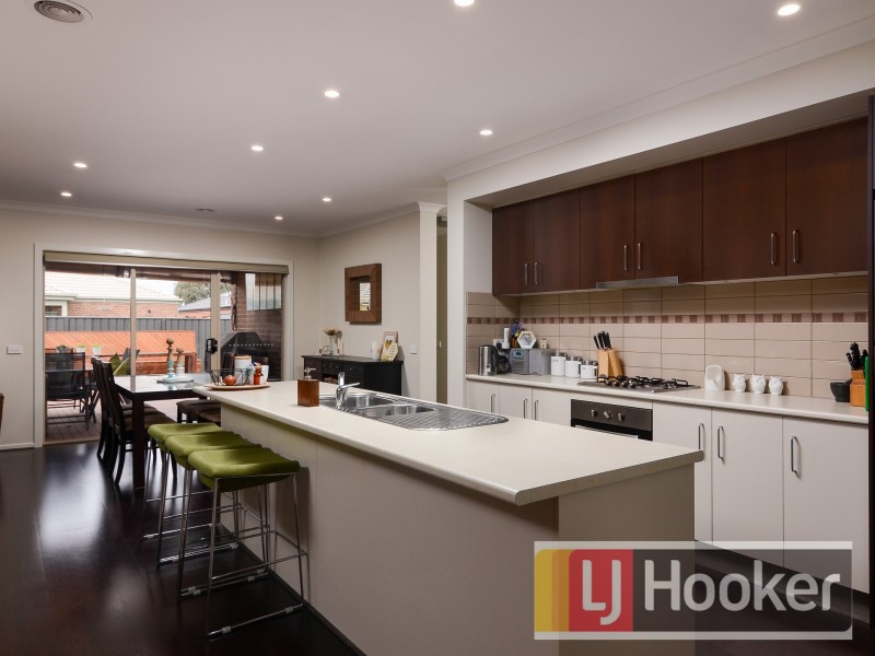 29 Kindred Avenue, Cranbourne North VIC 3977