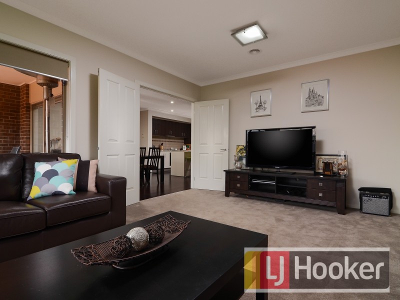 29 Kindred Avenue, Cranbourne North VIC 3977