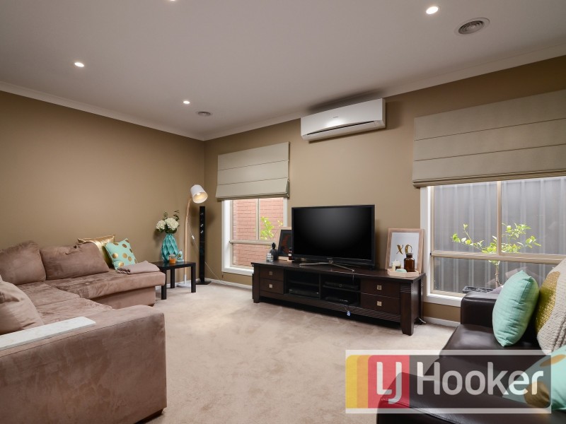 29 Kindred Avenue, Cranbourne North VIC 3977