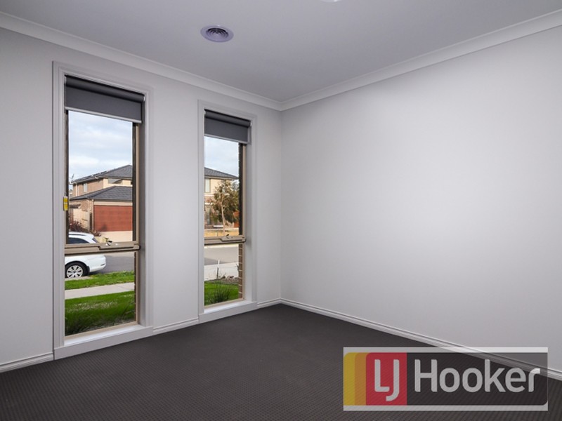 6 Bimberry Circuit, Clyde VIC 3978