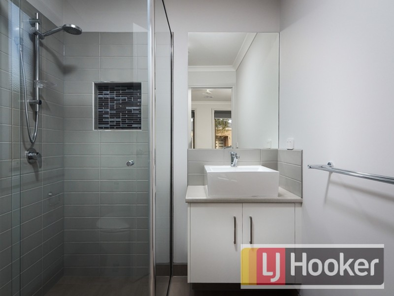 6 Bimberry Circuit, Clyde VIC 3978