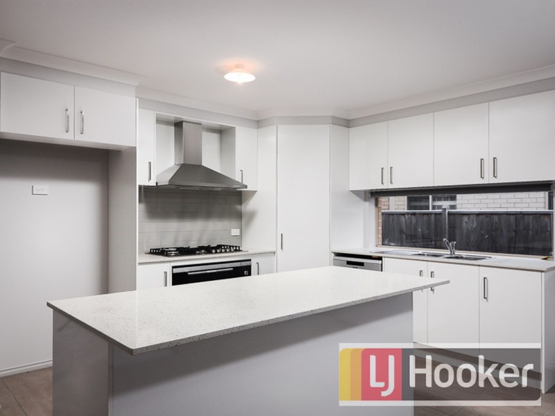 6 Bimberry Circuit, Clyde VIC 3978