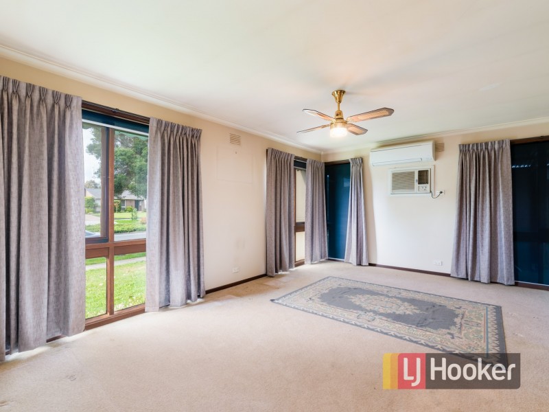 1 Selkirk Court, Berwick VIC 3806