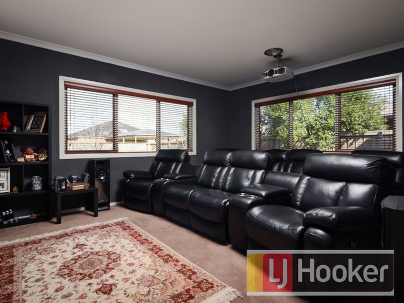 17 Lavender Avenue, Pakenham VIC 3810