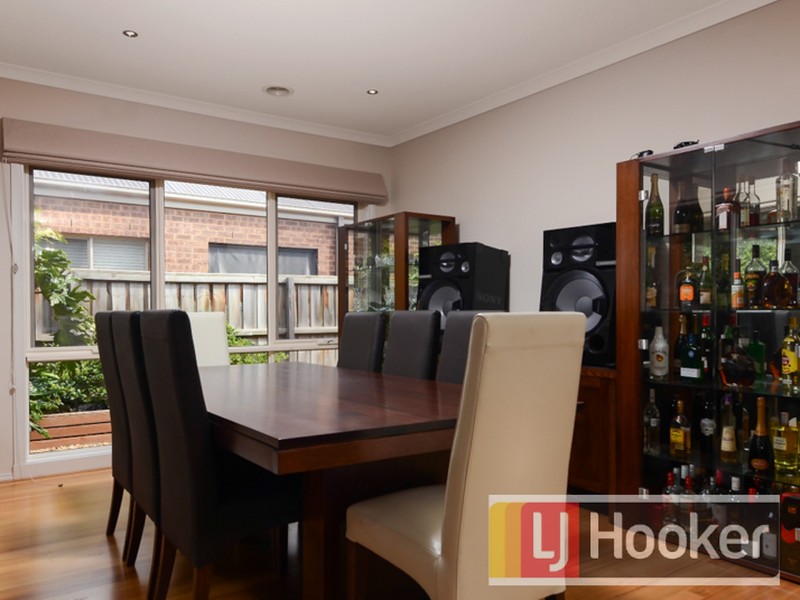 17 Lavender Avenue, Pakenham VIC 3810