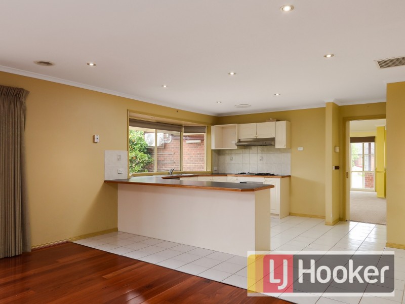 16 Dunmera Crescent, Narre Warren South VIC 3805