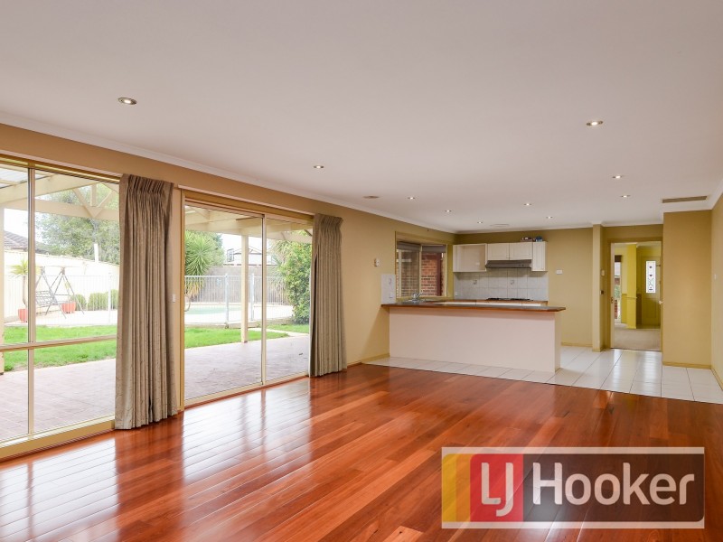 16 Dunmera Crescent, Narre Warren South VIC 3805