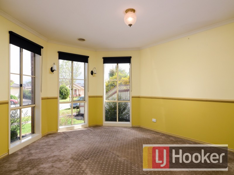 16 Dunmera Crescent, Narre Warren South VIC 3805
