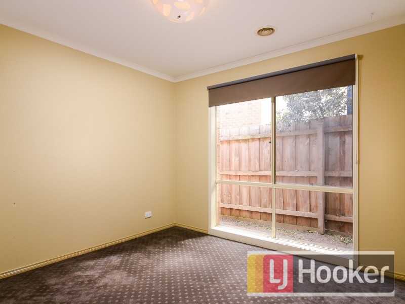 16 Dunmera Crescent, Narre Warren South VIC 3805
