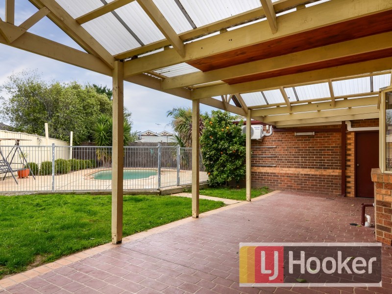 16 Dunmera Crescent, Narre Warren South VIC 3805