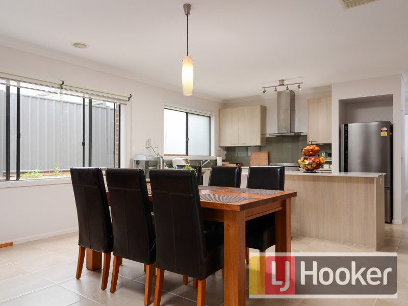 53 Sabel Drive, Cranbourne North VIC 3977