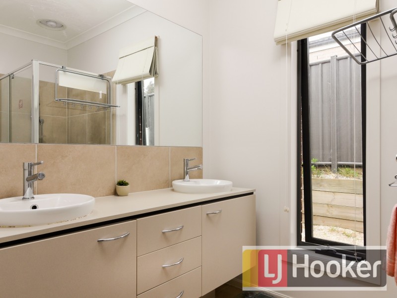 53 Sabel Drive, Cranbourne North VIC 3977