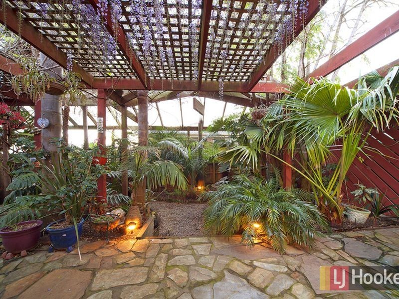 72 Eagle Drive, Pakenham VIC 3810