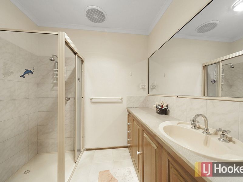 72 Eagle Drive, Pakenham VIC 3810