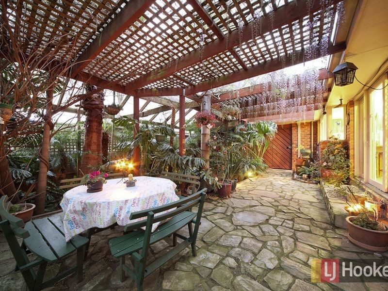 72 Eagle Drive, Pakenham VIC 3810