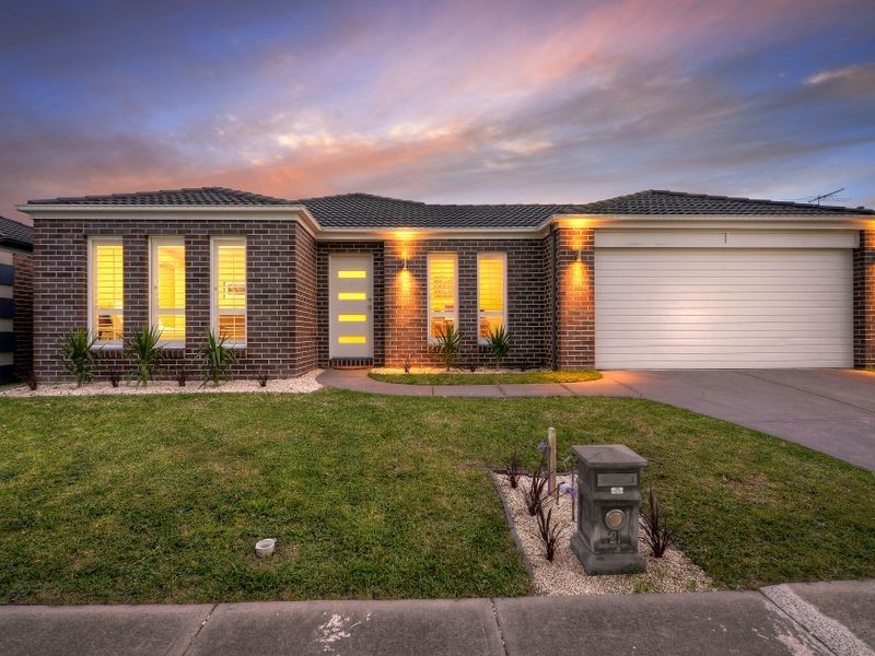 21 Bradford Drive, Cranbourne East VIC 3977