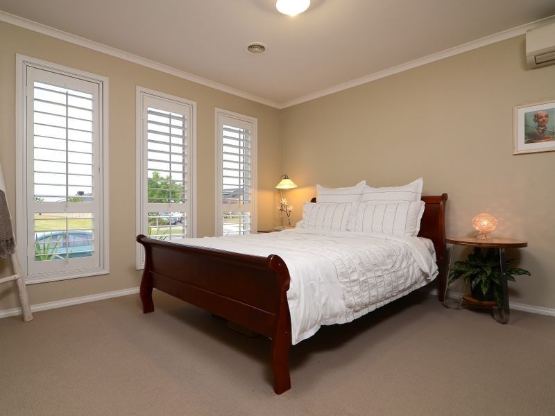 21 Bradford Drive, Cranbourne East VIC 3977