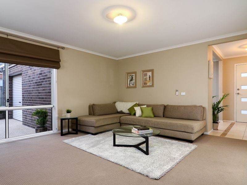 21 Bradford Drive, Cranbourne East VIC 3977