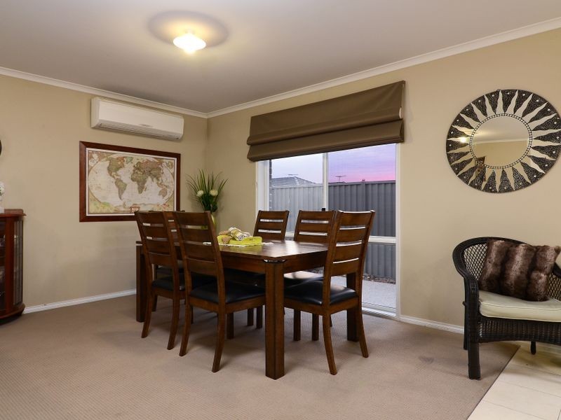 21 Bradford Drive, Cranbourne East VIC 3977