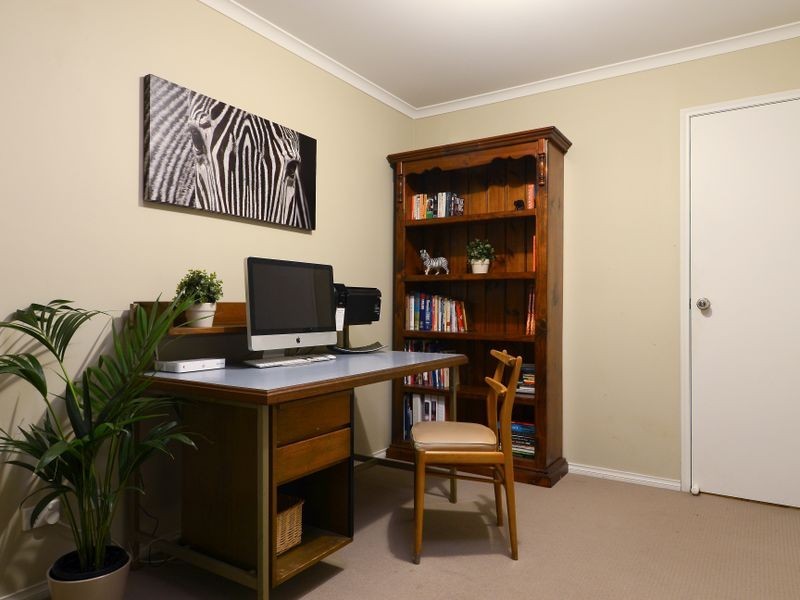 21 Bradford Drive, Cranbourne East VIC 3977