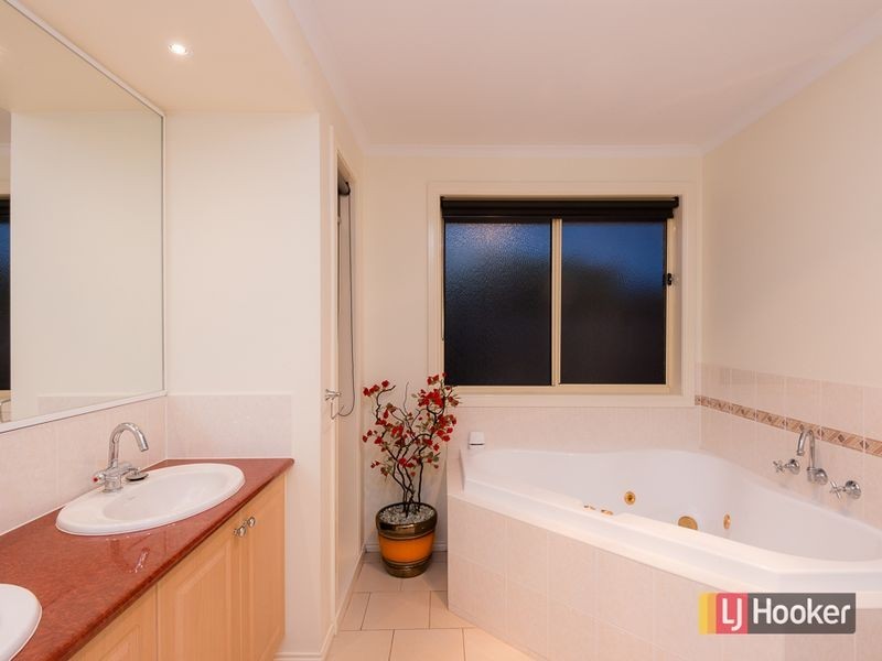 4 Red Oak Terrace, Lyndhurst VIC 3975