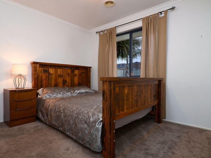 10 Butterfield Place, Cranbourne East VIC 3977