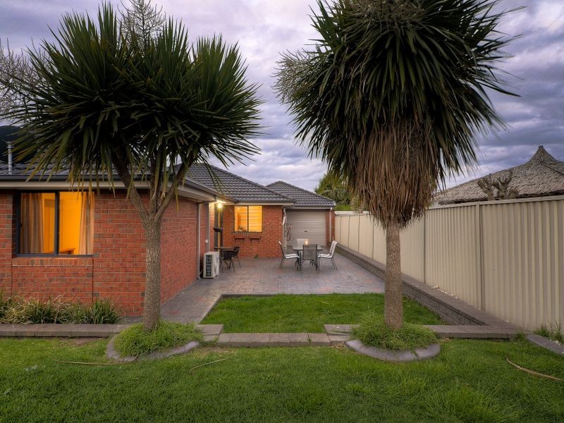 10 Butterfield Place, Cranbourne East VIC 3977