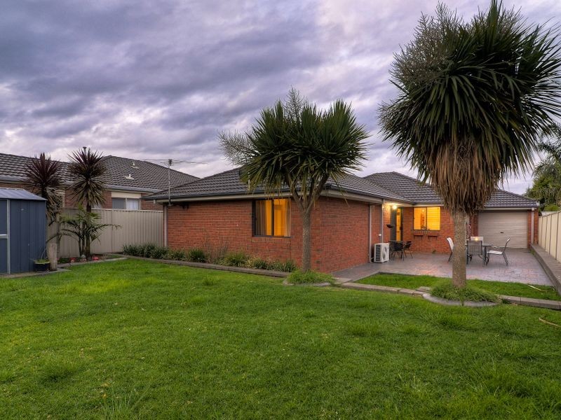 10 Butterfield Place, Cranbourne East VIC 3977